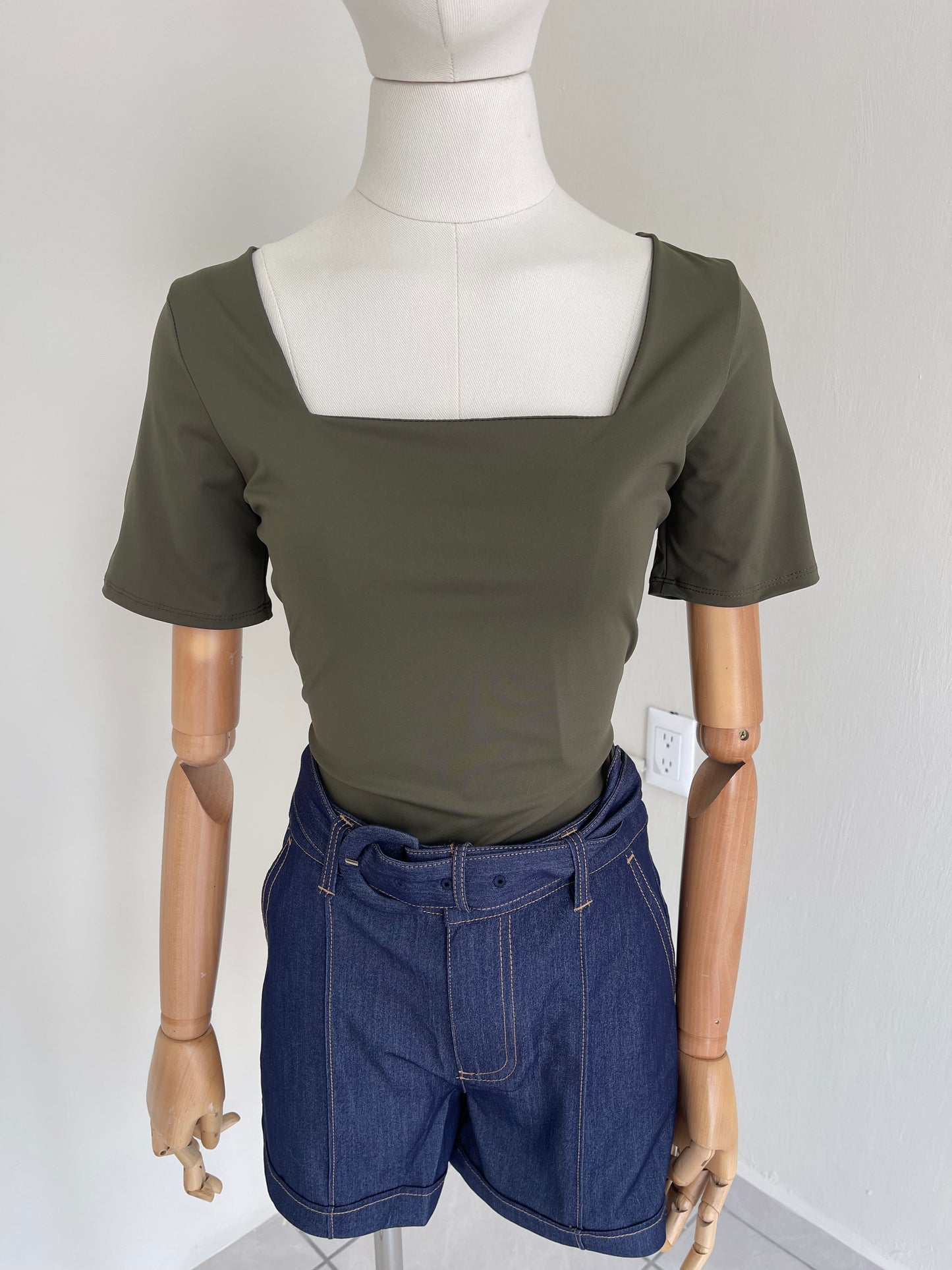 Body Manga Corta